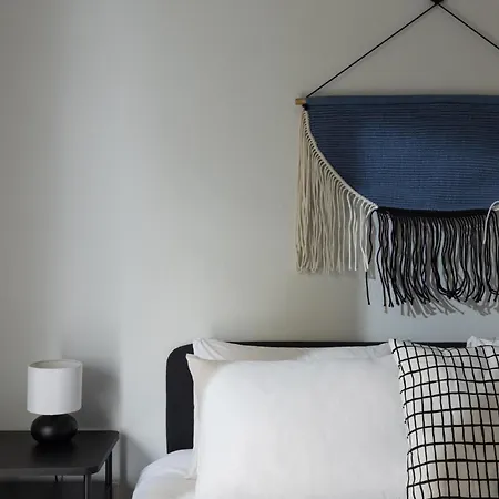 Indiana By Halu! Stylish 2bd Next To Papafi Metro Station 아파트